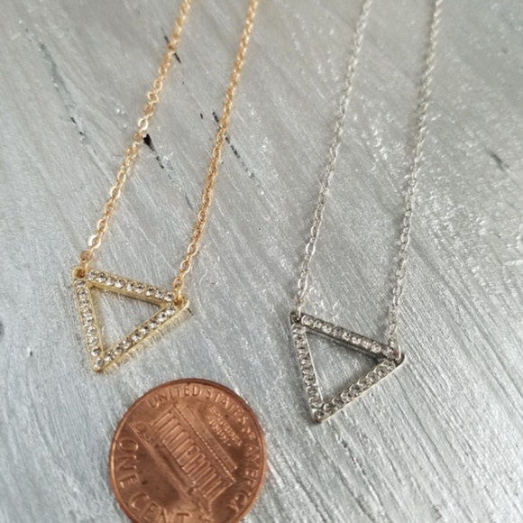 Dainty necklace SILVER OR GOLD AVAILABLE - Picture 4 of 4